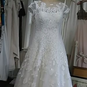 Retro lace bridal